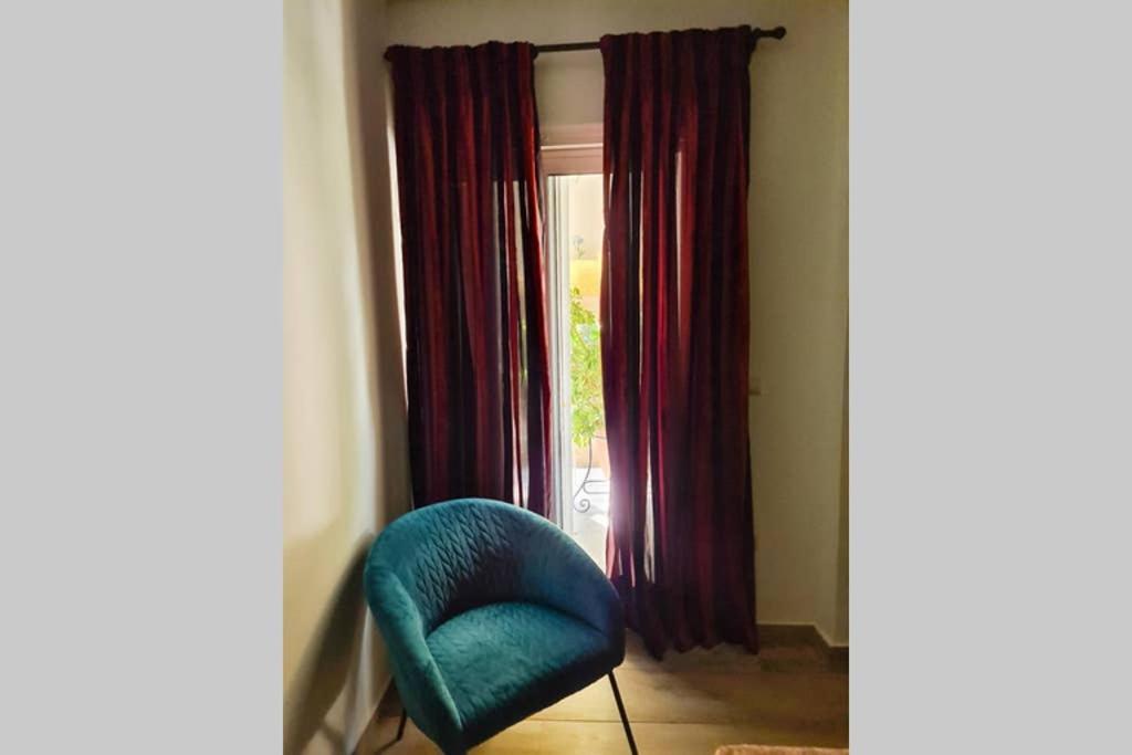 Modern Apt In The Heart Of Glyfada - Literally!! Athen Eksteriør billede