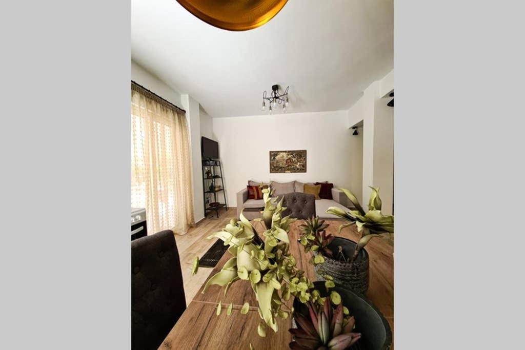 Modern Apt In The Heart Of Glyfada - Literally!! Athen Eksteriør billede